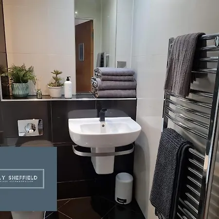 Apartment Centre 2 Bedroomed - Great Views - Wifi *